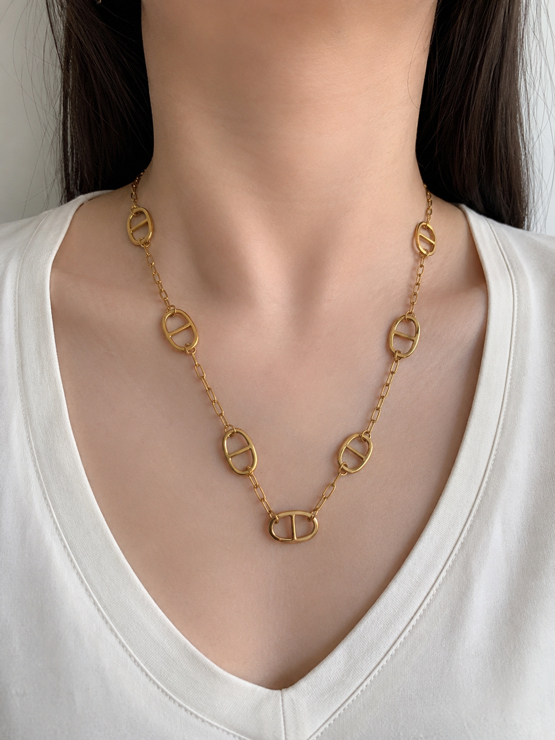 Collier chaîne dorée à maillons ovales