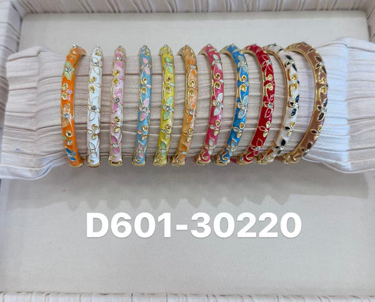 Bracelet jonc doré serti de strass – Élégant et brillant