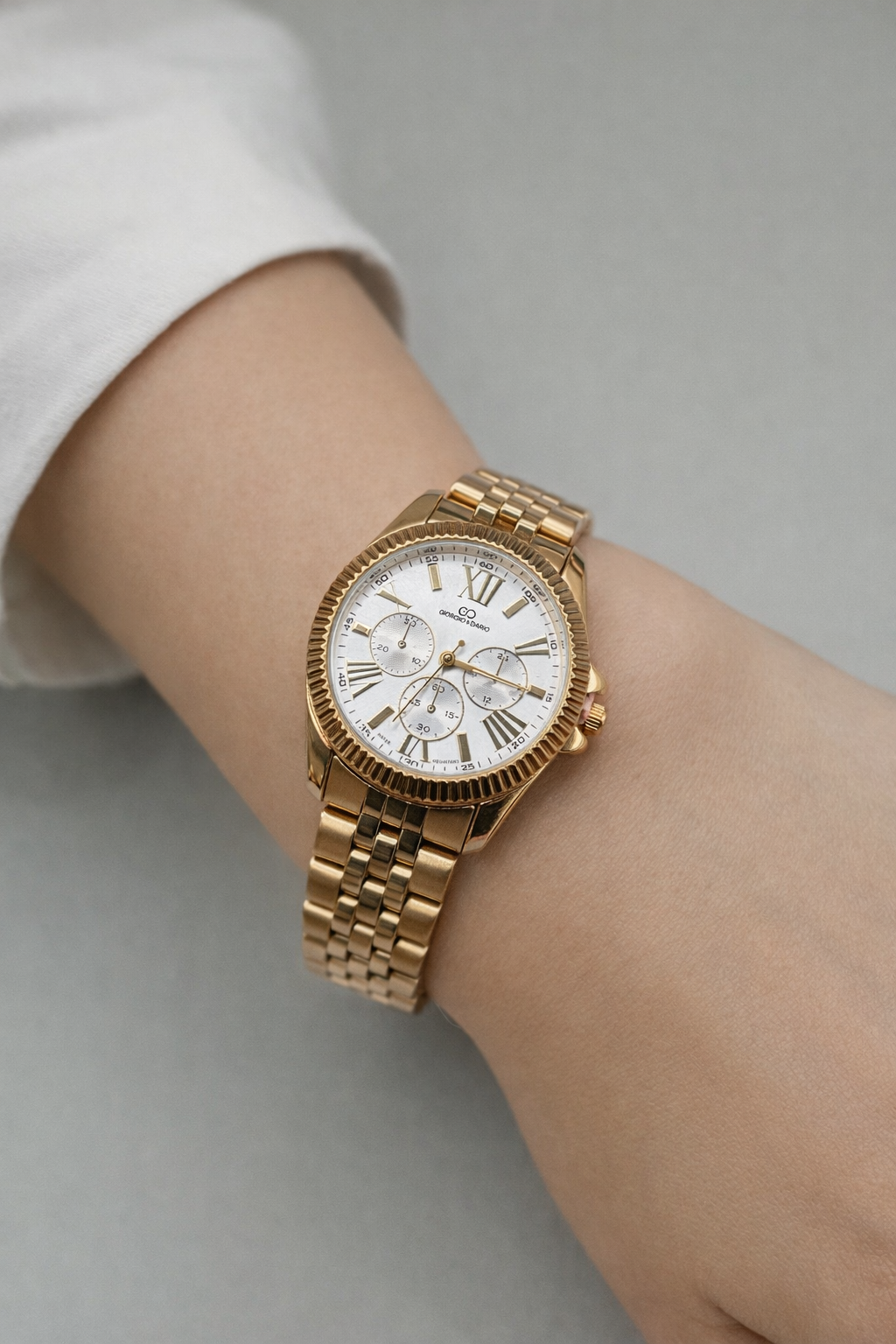 Montre femme dorée élégante - bracelet acier - très bon état